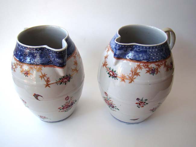 A Pair of Chinese Export Porcelain "Mandarin Palette" Cider Jugs circa 1785-1790 — image 3